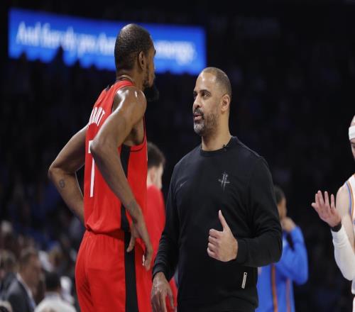 火箭5300万打水漂电风扇低迷，被底薪后卫抢戏！或沦为交易筹码