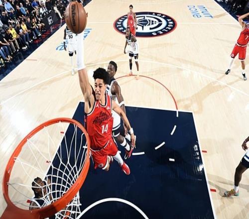 内线老将的表现一塌糊涂,但快船还是不愿意给内线新星多些机会