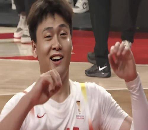 无法无天！裁判全场28次错漏判偏向日本最后1分钟更是脸都不要了