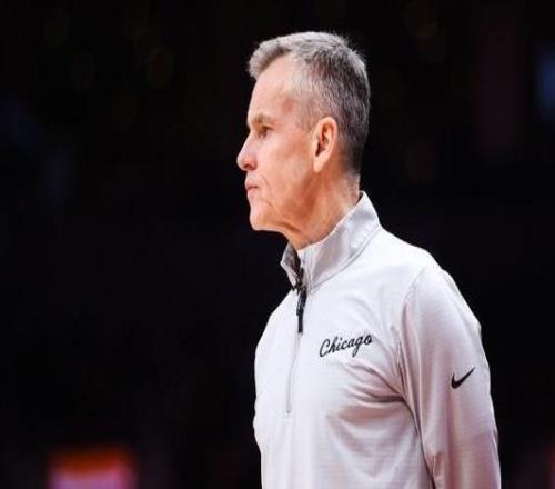 多诺万:老板或管理层从未传达过任何要摆烂的信息