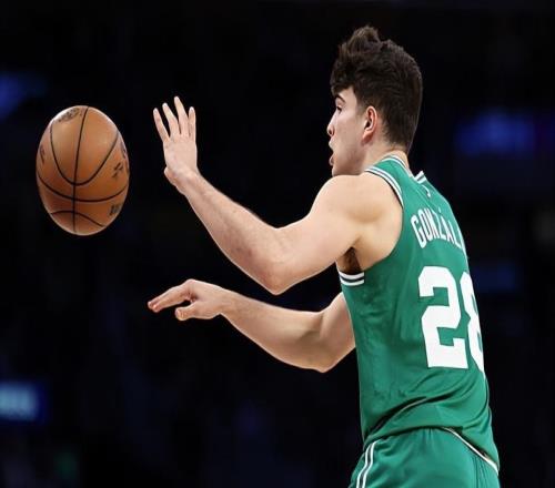 防守能力确实不错，但凯尔特人侧翼新秀必须要提升外线投篮效率