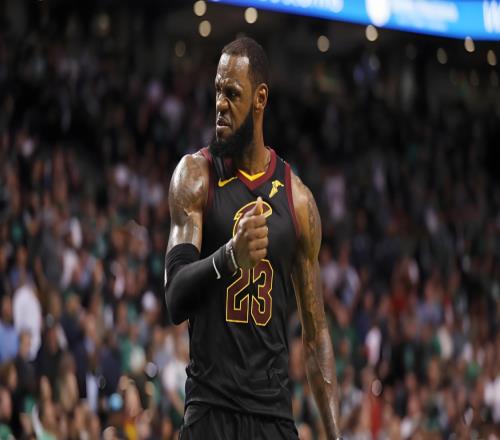 科比前队友：詹姆斯51分太强了！G1不改判系列赛完全不同！