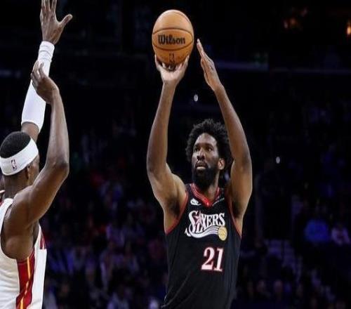 76人：恩比德遭遇右侧腹斜肌拉伤将缺席未来三场比赛