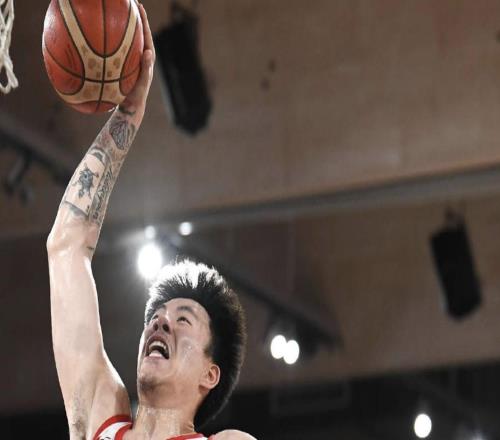 媒体人：今天赢在朱俊龙和李弘权，张镇麟现在咋完全没运动能力了