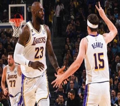 单方面吊打勇士队！三人合砍66分，湖人队轻松大胜