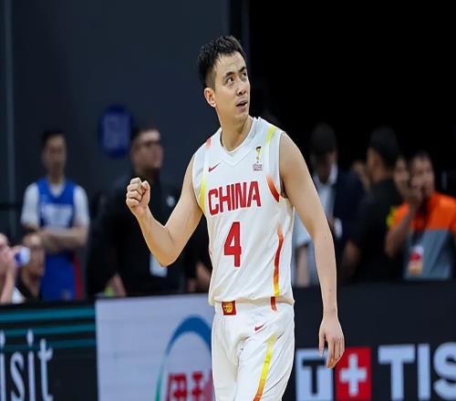 男篮4将打服黑粉！继伟李弘权主导末节，余嘉豪回暖，小高太好用