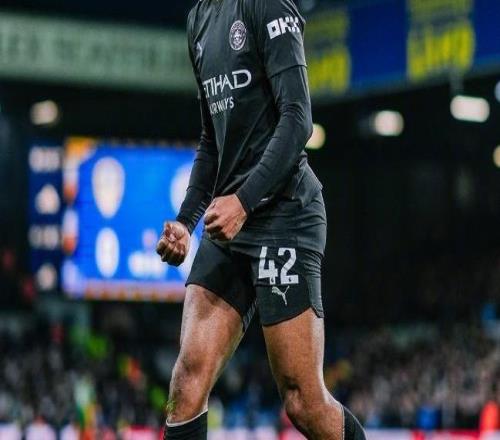 塞梅尼奥一剑封喉，曼城10险胜利兹联，英超豪取4连胜施压阿森纳