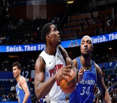 活塞力克魔术巩固联盟第一坎宁安29+7+11完胜班凯罗24+11