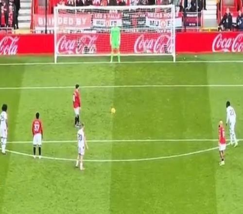 略紧张,卡塞米罗不敢看B费罚点球