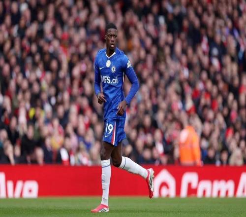 内维尔:马马杜萨尔做得不错,今天他可以昂首离开