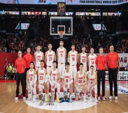 中国男篮两连胜,三大球员必须淘汰,张镇麟很难再加入