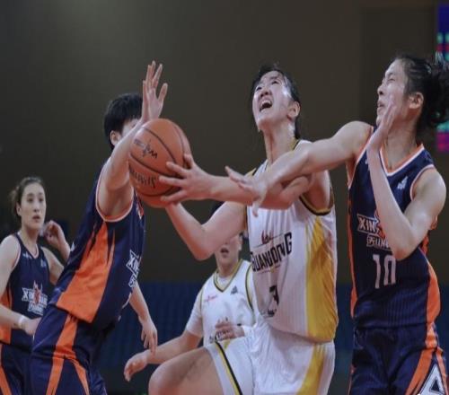 女篮俱乐部杯决赛阶段在清远开赛，广东女篮首战加时憾负