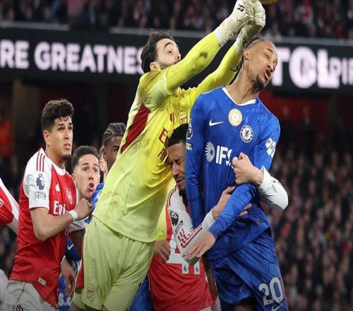 FIFA没有计划出台新措施，以应对角球时日益增多的纠缠及抱摔问题