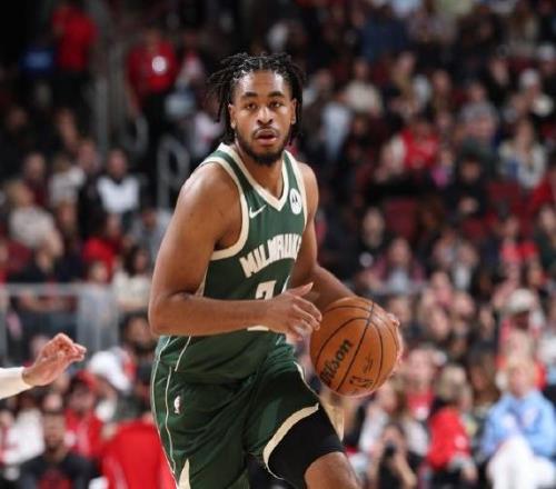 把雄鹿坑了!卡梅伦托马斯投篮命中率只有25.6%,难怪篮网不要他