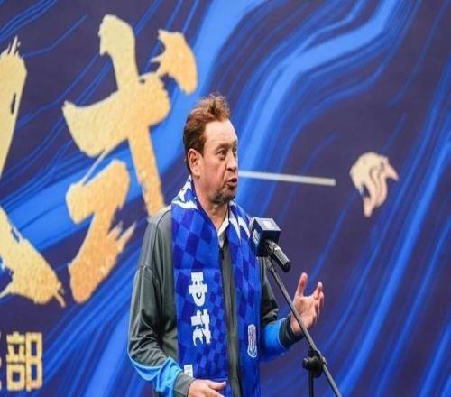 负重前行绽放申城,上海申花足球俱乐部出征新赛季