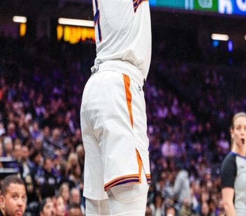 31分钟7失误太阳新高!格林第三场20+仍遭喷他怎与杜兰特争辉