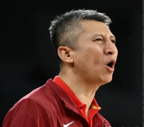 中国男篮重磅消息!主帅郭士强遭国际篮联审查,杨瀚森确认归队