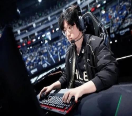 Zeus:进赫哥长期在LPL,在一些关键局面的想法和我有所不同