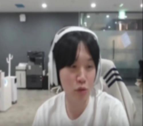 粉絲和數碼寶貝落水BDD：如果你帶著亞古獸的帽子，我會先救你