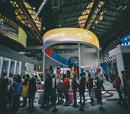 2025中国马拉松赛季尾声，见证一场SALOMON的全面回归