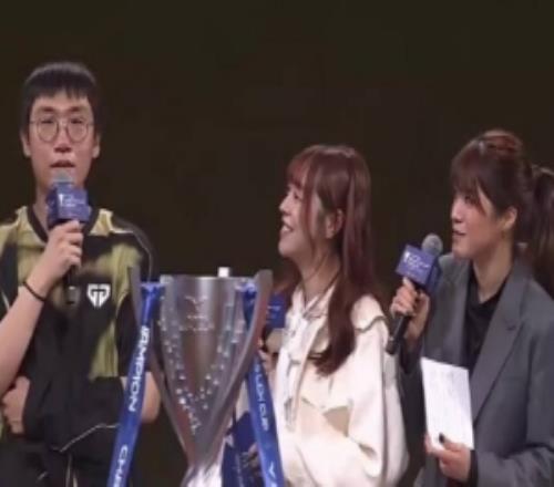 五杀对队友的感谢Ruler:其实虽然挺感谢,但也没有非常感谢