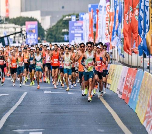 產(chǎn)品力遇上城市特色，361在馬拉松賽道上跑出新范式