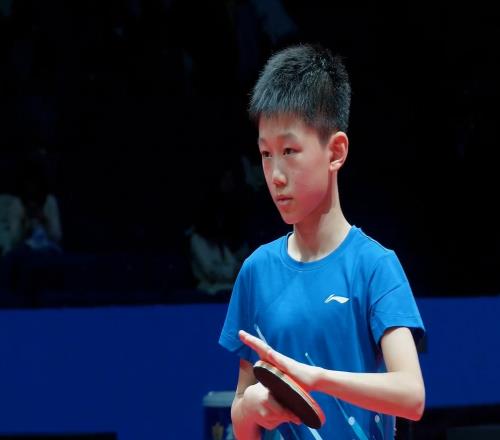 连夺三冠！国乒10岁削球天才新星崛起：偶像是马龙，霸气握拳庆祝
