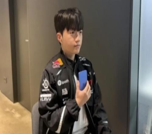 Keria：Peyz主动沟通一直很信任他，每次打比赛都希望能玩到巴德