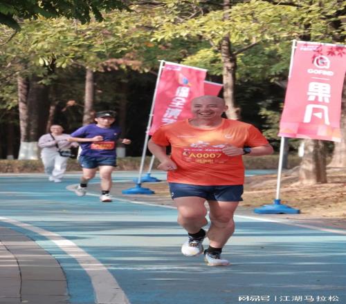 跑上赛道，办这场“全员马拉松”有啥用