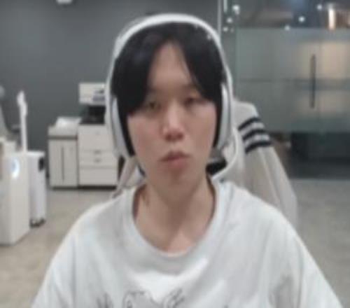 魅魔BDD:最近老做梦,梦到Showmaker两次,他为什么在我梦里啊