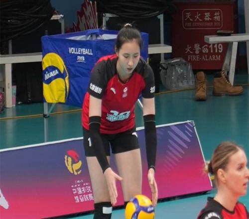 又美又能打!女排17岁1米95新星崛起:12扣9中真稳,赵勇招进她