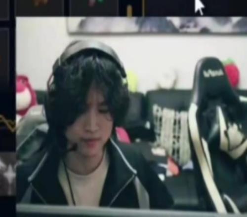 焕峰：最强的ad有Ruler和Gumayusi！别uzi了，我没和uzi对过线！