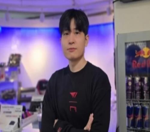 Tom：对我们和粉丝们来说S赛最重要，我们是着眼于S赛的队伍