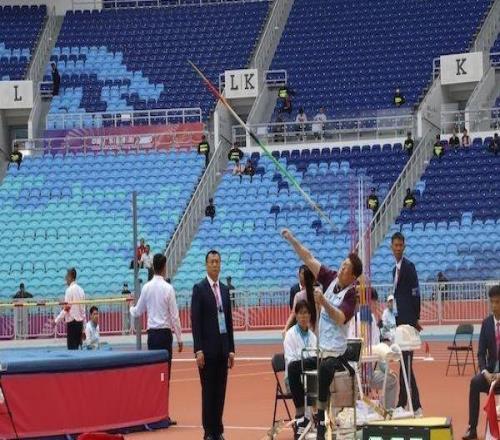 “希望大家不光看到我们,更能看到那些光照不到的地方”“六连冠”田径老将杨丽婉为聚光灯外的世界呼喊