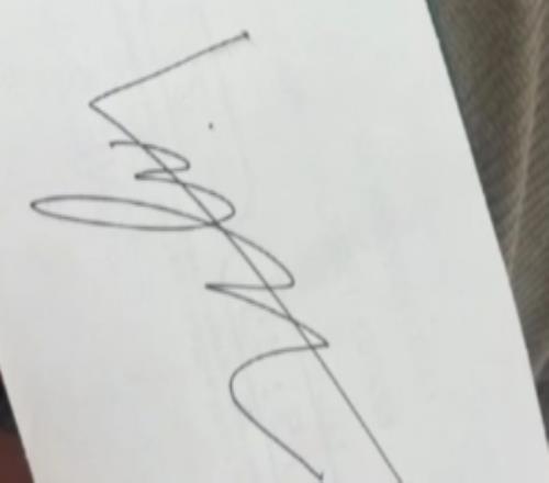 要来中国了!韩网粉丝晒照:在机场遇到了Viper要了签名