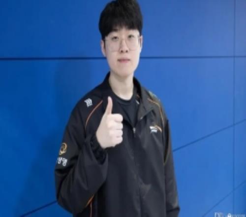 Zeus:预测T1进决赛听到珉炯哥来HLE有些不敢相信