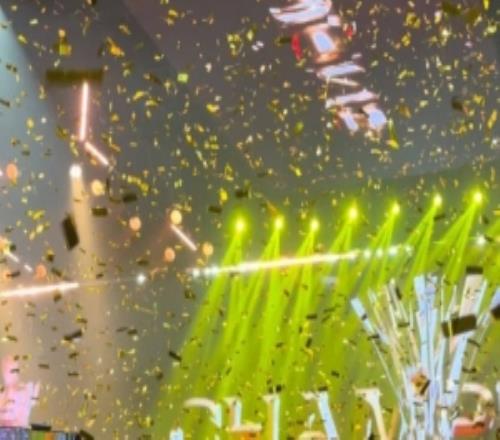 解说小安分享PGC2025现场:恭喜FS夺冠用实力在家乡淋到金色的雨