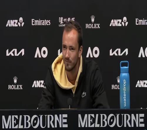 梅德韦杰夫的坚持:我从未考虑过更改国籍