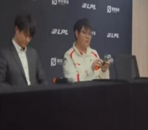 369谈队伍连败：感觉我们待得比较久的两位选手没有做得很好吧