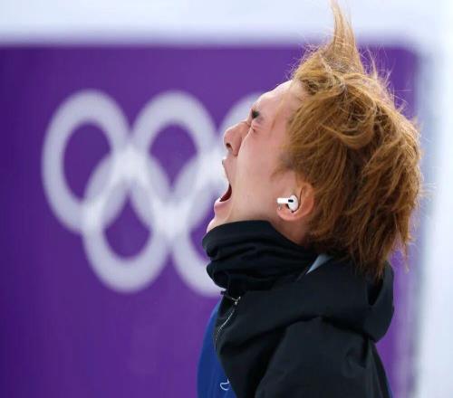 “手机致伤”，滑雪比赛为啥非得带手机