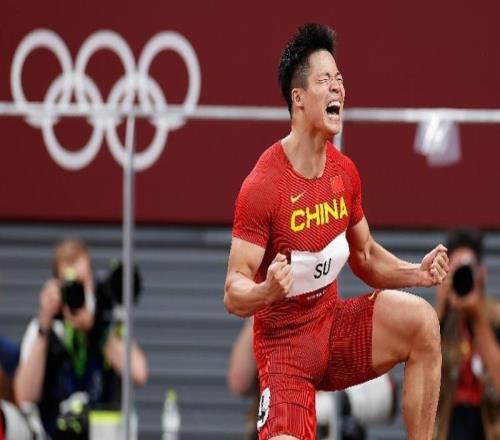 镜头内外苏神退役,“从哪一天开始,就从哪一天结束”