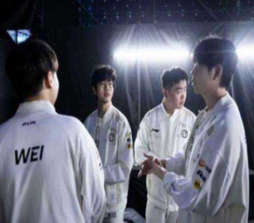 IG发布对阵LNG赛后返图：功不唐捐，新的一年继续加油！