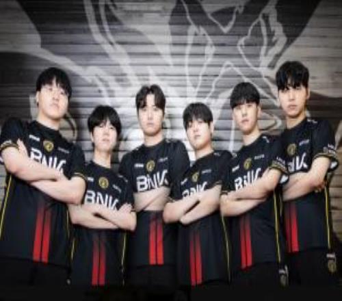 打哪个冠军中单呢BFX掉落至败者组决赛将迎战DK与T1直接的胜者