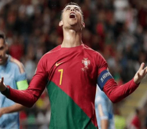 时代落幕葡萄牙国家队弃用C罗做海报封面人物