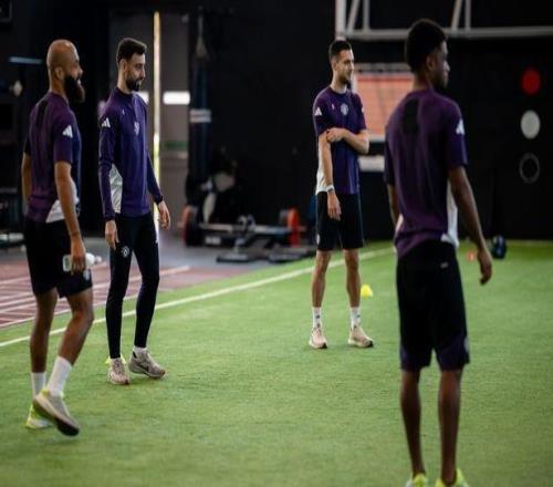 太阳报：曼联球员很喜欢新训练基地，训练结束后还不愿离去