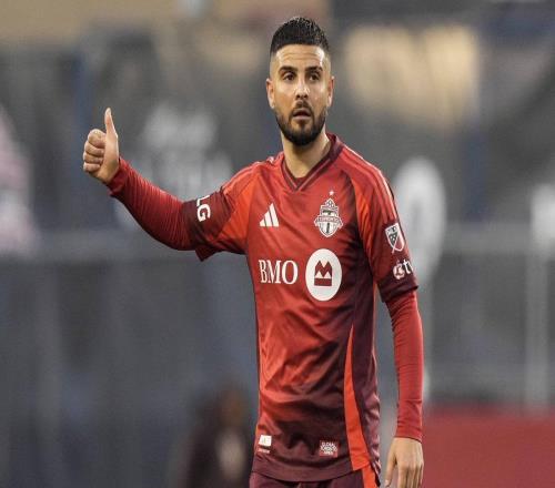 德天空:因西涅希望再次征战意甲,德甲对他也是可行的选择