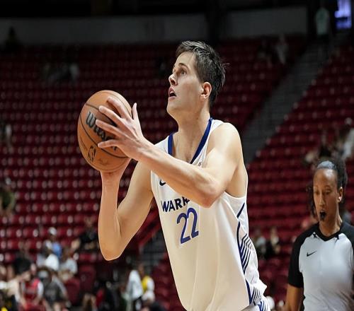 在发展联盟又打出灾难级表现,留给勇士锋线新秀的机会真的不多了