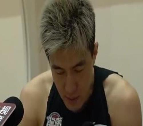 郭艾伦：职业生涯到后期了要改变打法争取这赛季能多打一些球