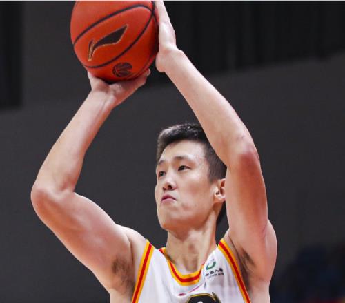 35岁老将周鹏大概率要补测:三分半投篮测试中途放弃未完成