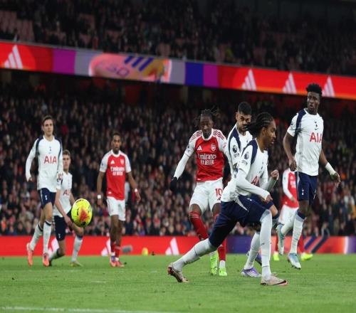 埃泽对阵热刺已打入5球,为职业生涯并列最多